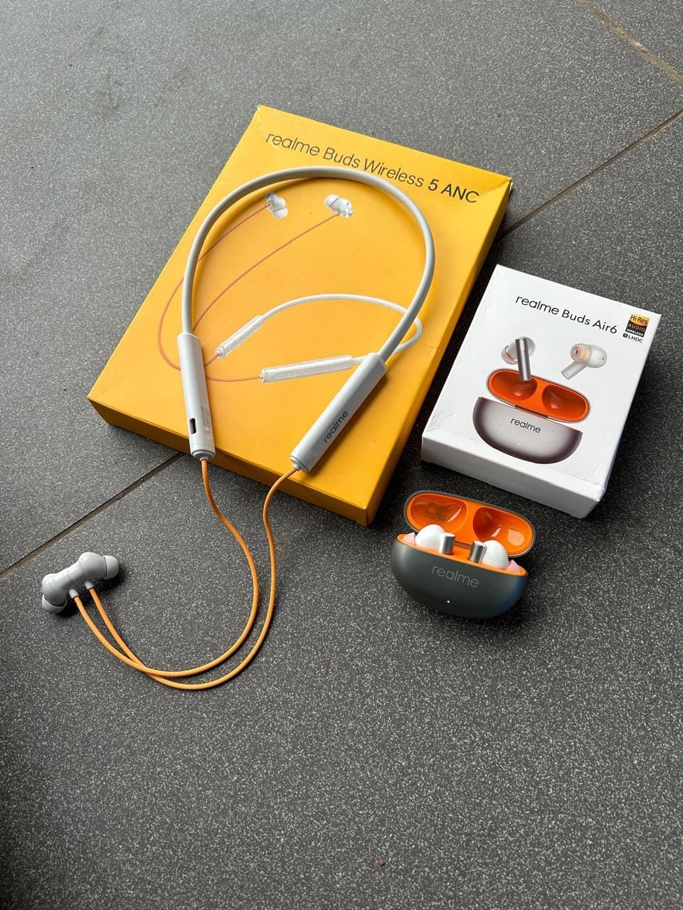 Realme Air 6 + Wireless 5 ANC combo